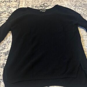 Vince Women's Elegant Black Scoop Neck Sweater